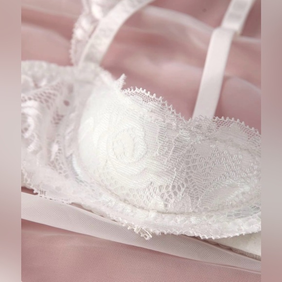 Open-style Lace Lingerie Set - Picture 3 of 7